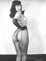 BW retro photos from private pantyhose album